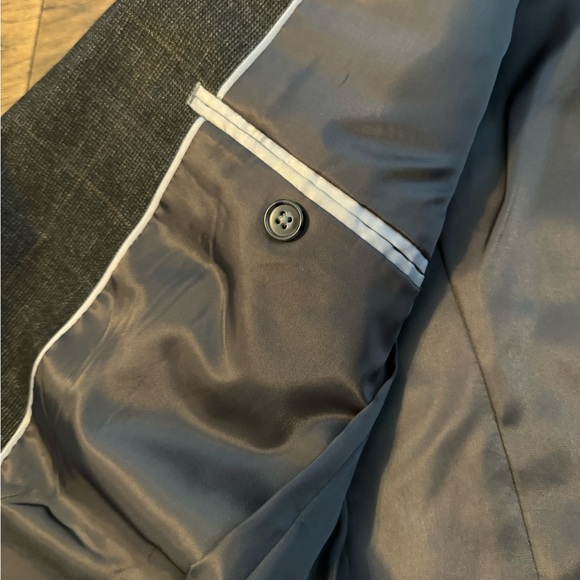 Men’s Van Heusen Suit Jacket - Picture 4 of 8